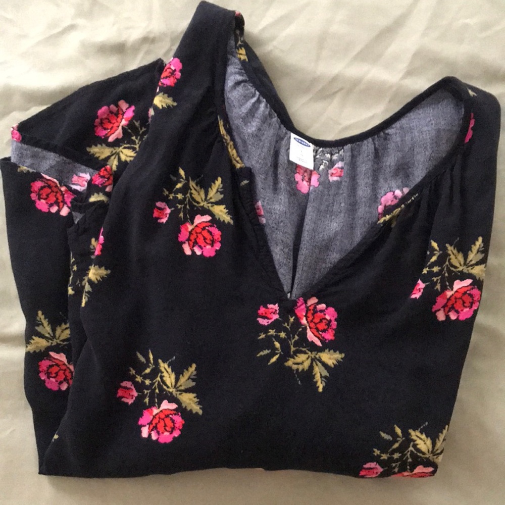 Old Navy top